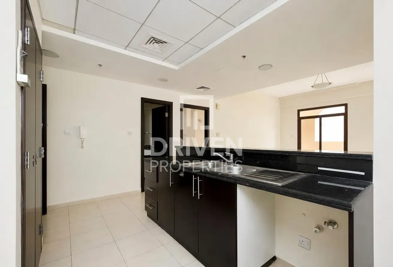 Huge Layout | Laundry Space | Close To Circle Mall
