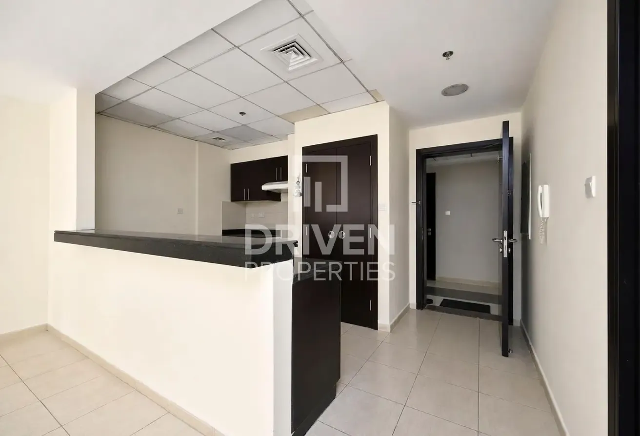Huge Layout | Laundry Space | Close To Circle Mall