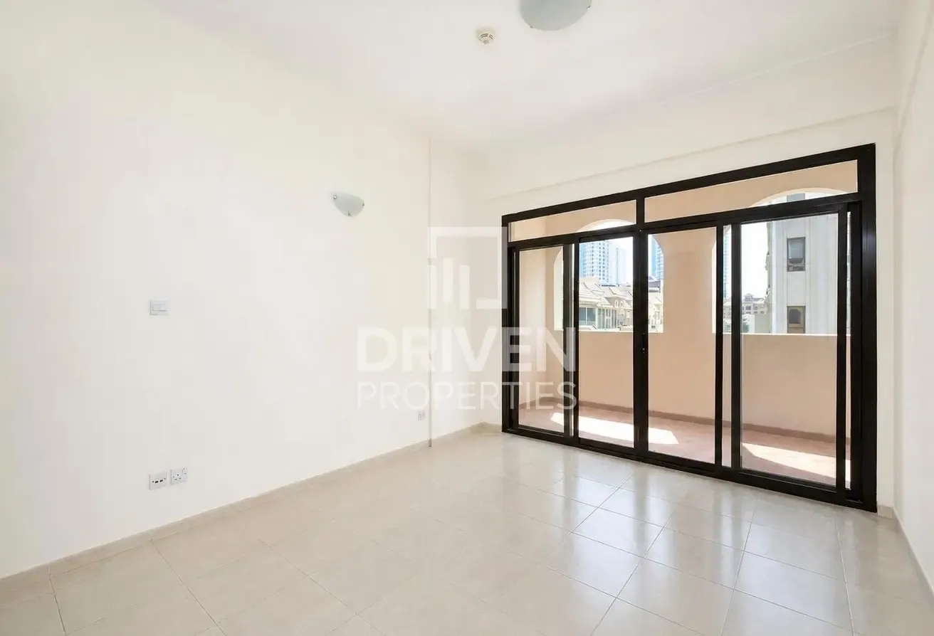 Huge Layout | Laundry Space | Close To Circle Mall