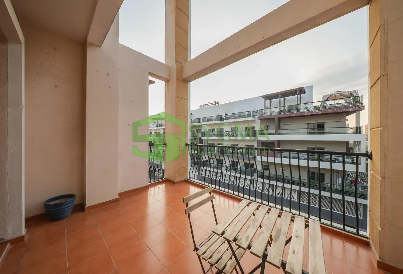 1 Bedroom Duplex | 12 Chqs | Pool Access