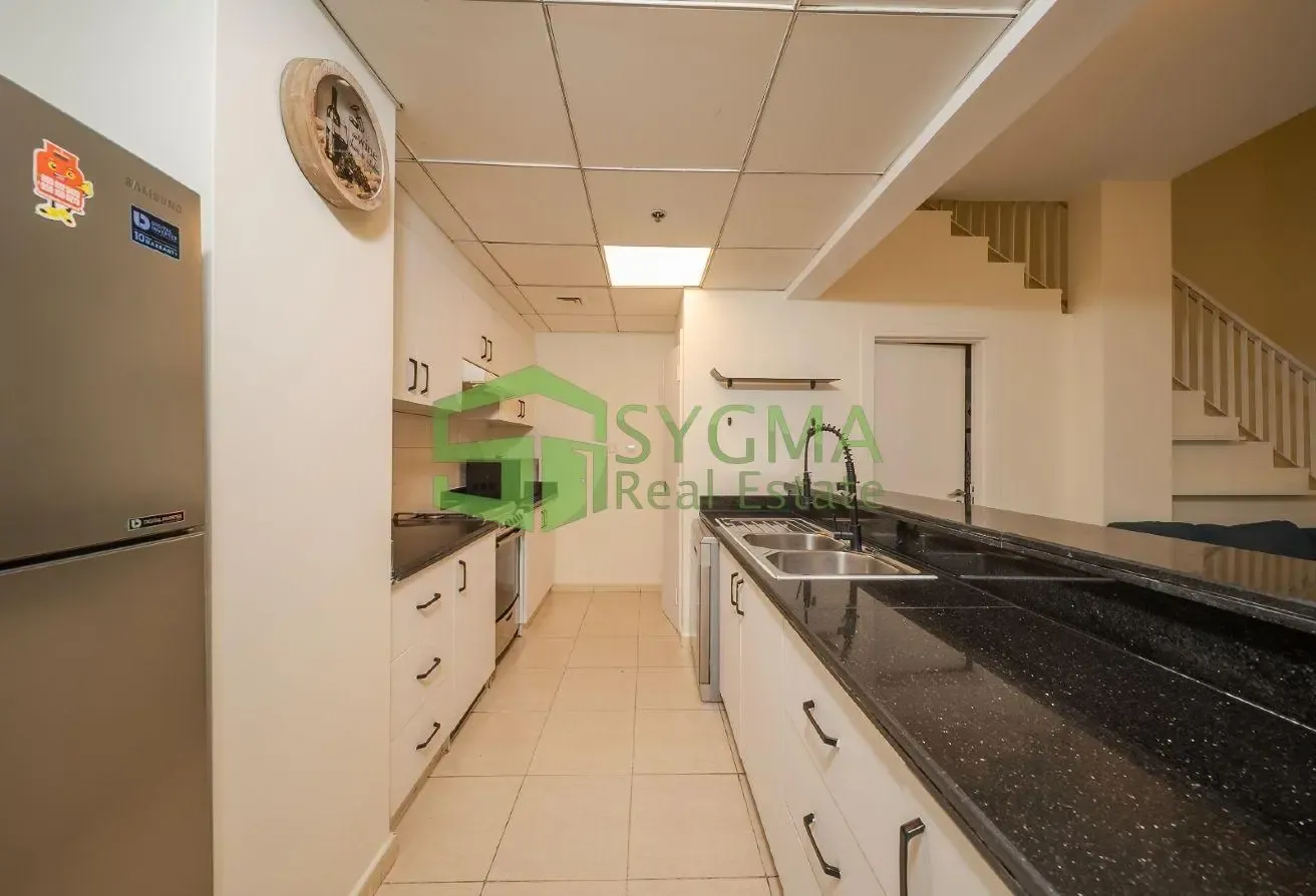 1 Bedroom Duplex | 12 Chqs | Pool Access