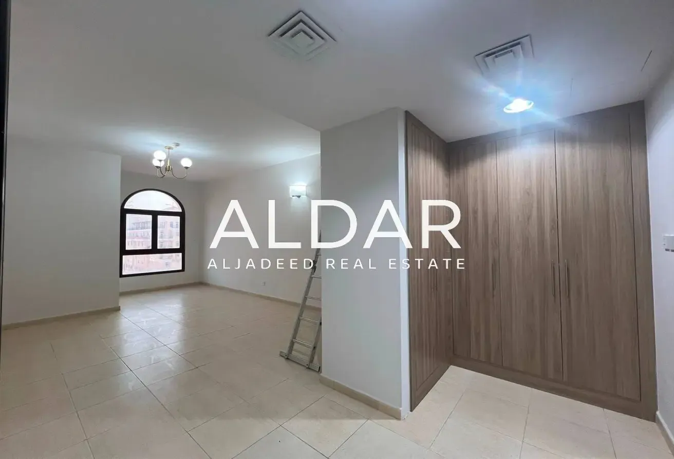 Closed To Mall | Fully Upgraded Unit  | Vacant