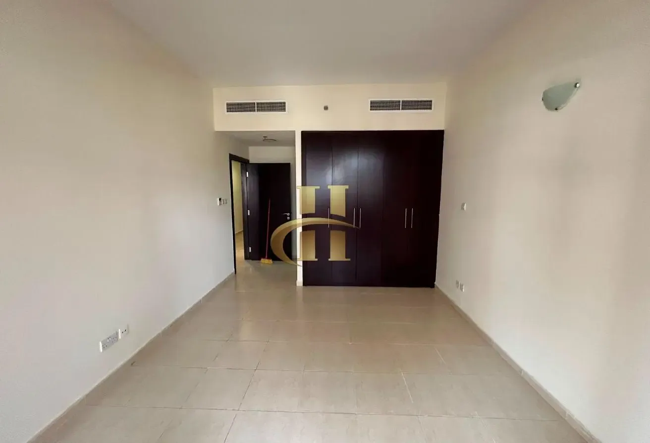 1BHK+Storage | Close To Circle Mall | Call Now