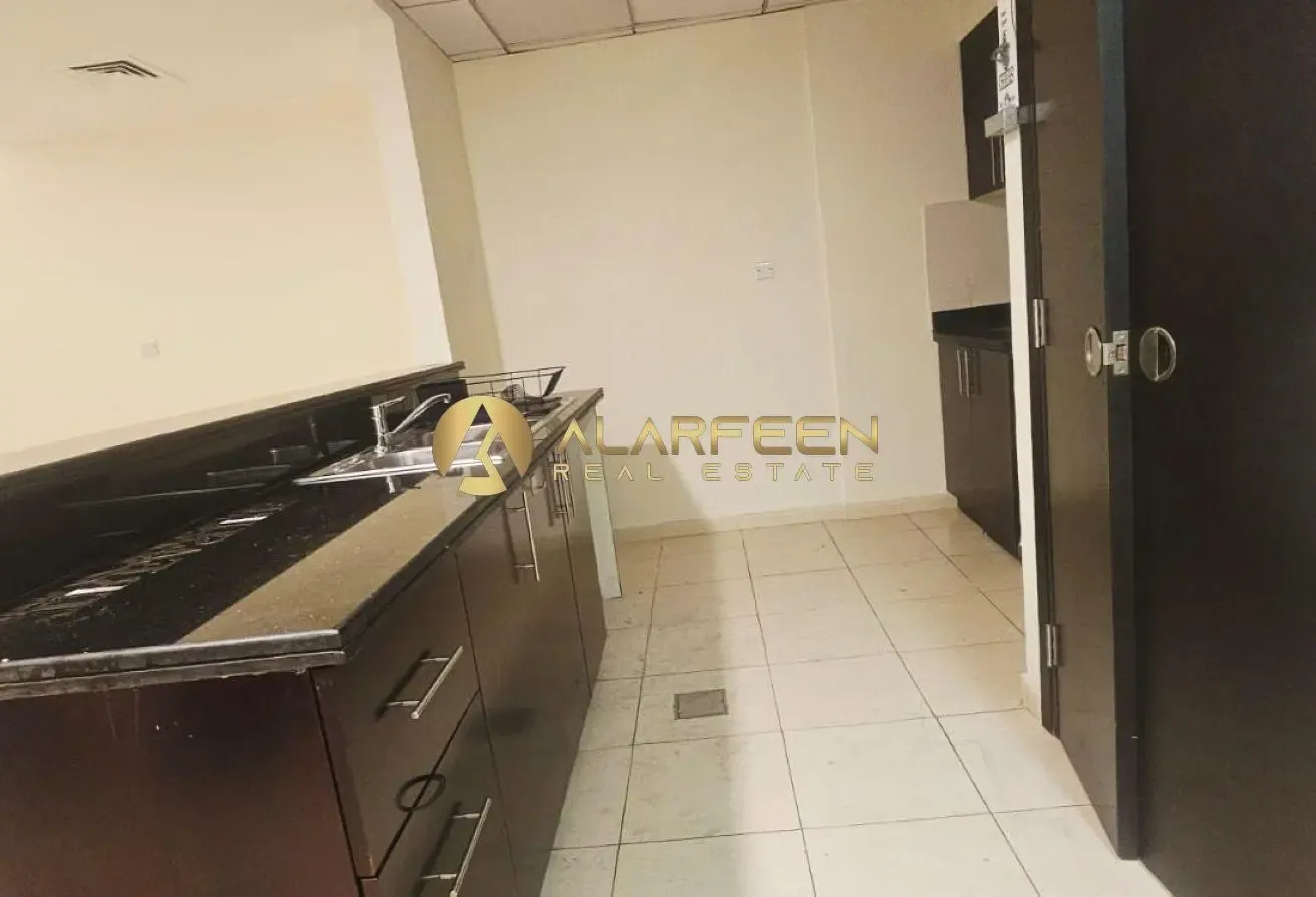Close to Circle Mall | 1BHK | Laundry Space