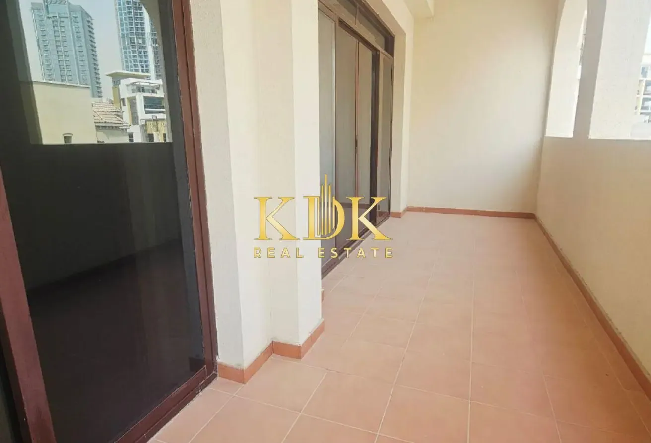 Close to Circle Mall | 1BHK | Laundry Space