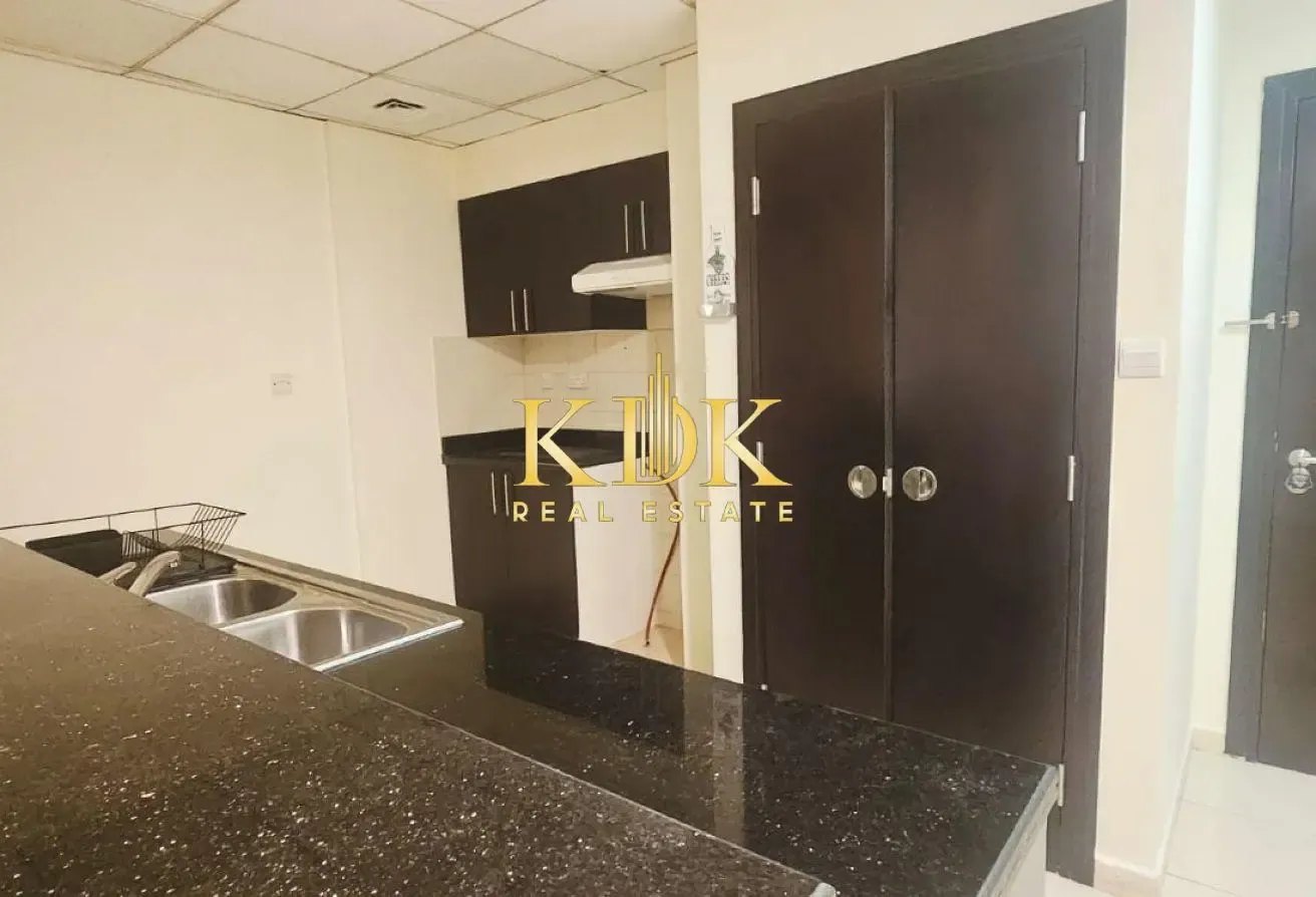 Close to Circle Mall | 1BHK | Laundry Space