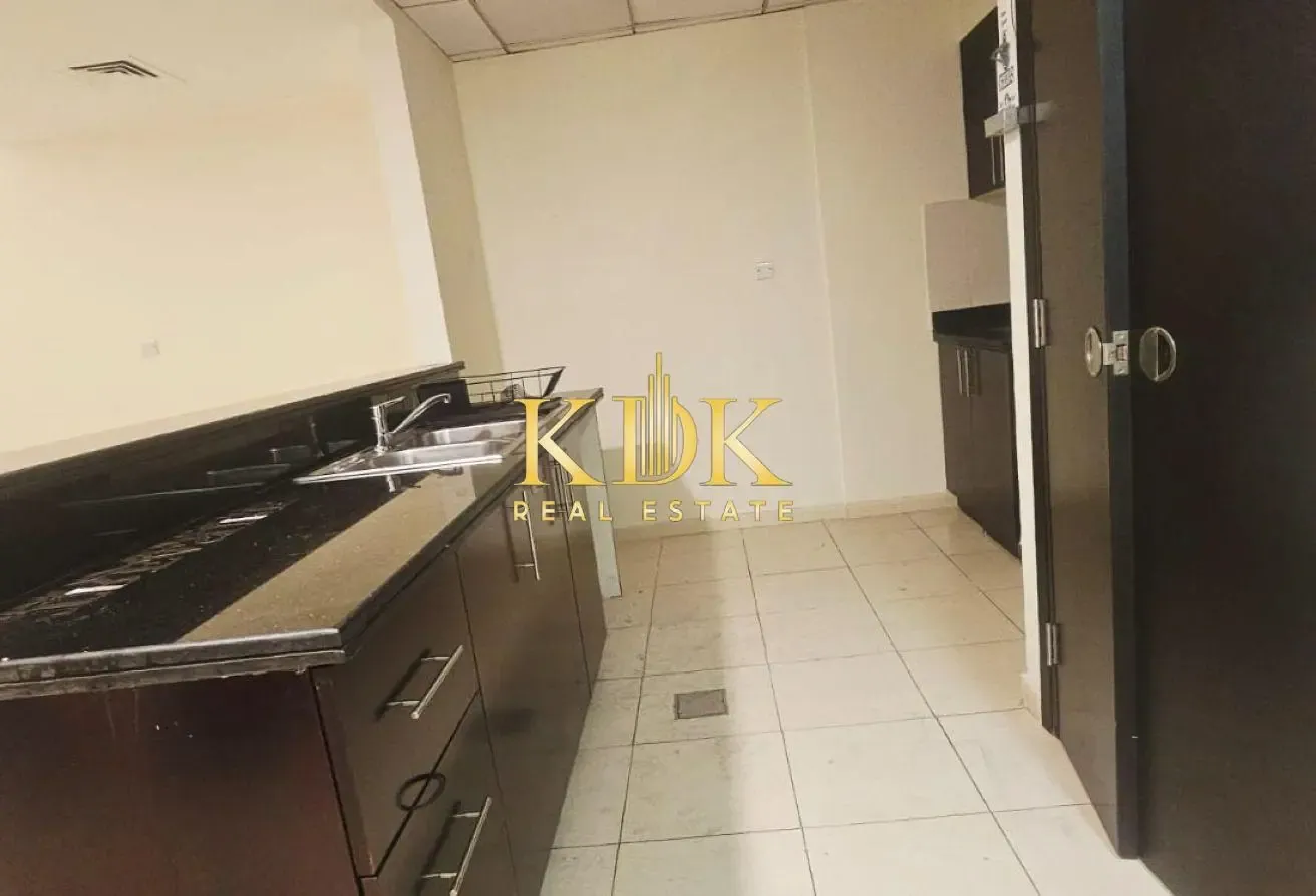Close to Circle Mall | 1BHK | Laundry Space