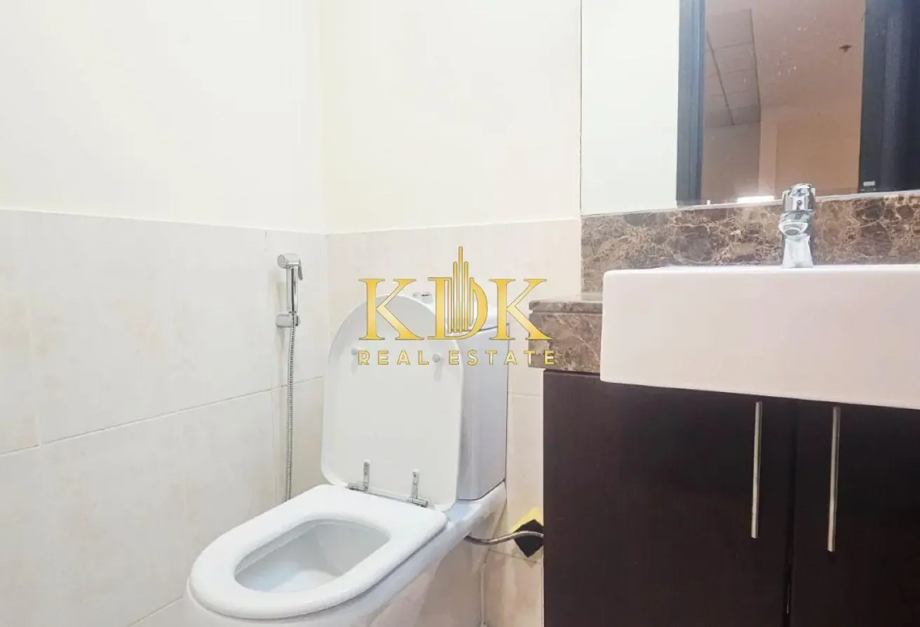 Close to Circle Mall | 1BHK | Laundry Space