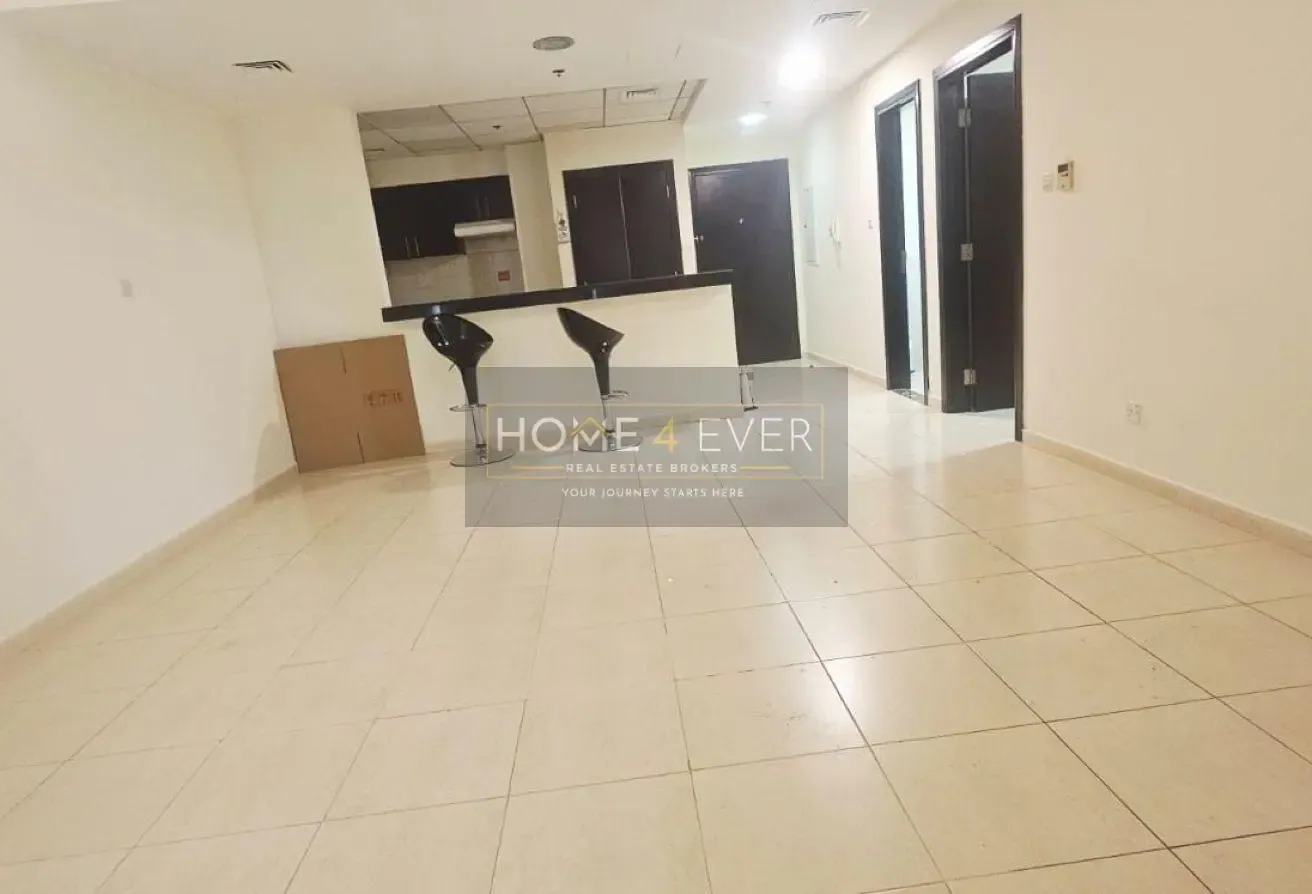 Spacious 1BR Apartment | Vacant | Balcony