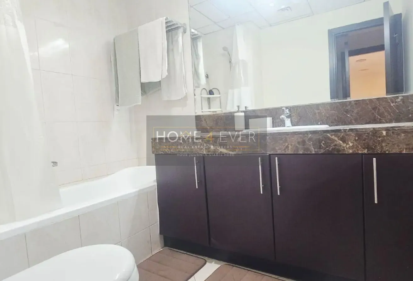 Spacious 1BR Apartment | Vacant | Balcony