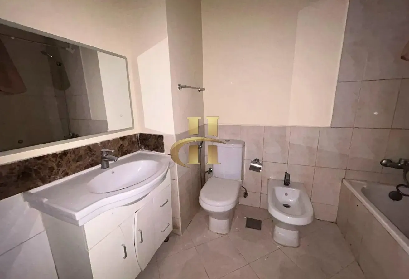 4 BHK+Maid | Close to Mall | Direct Access to Park