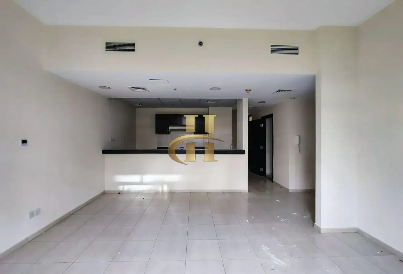 Hot offer | Spacious | 3 Parkings | Ready to move