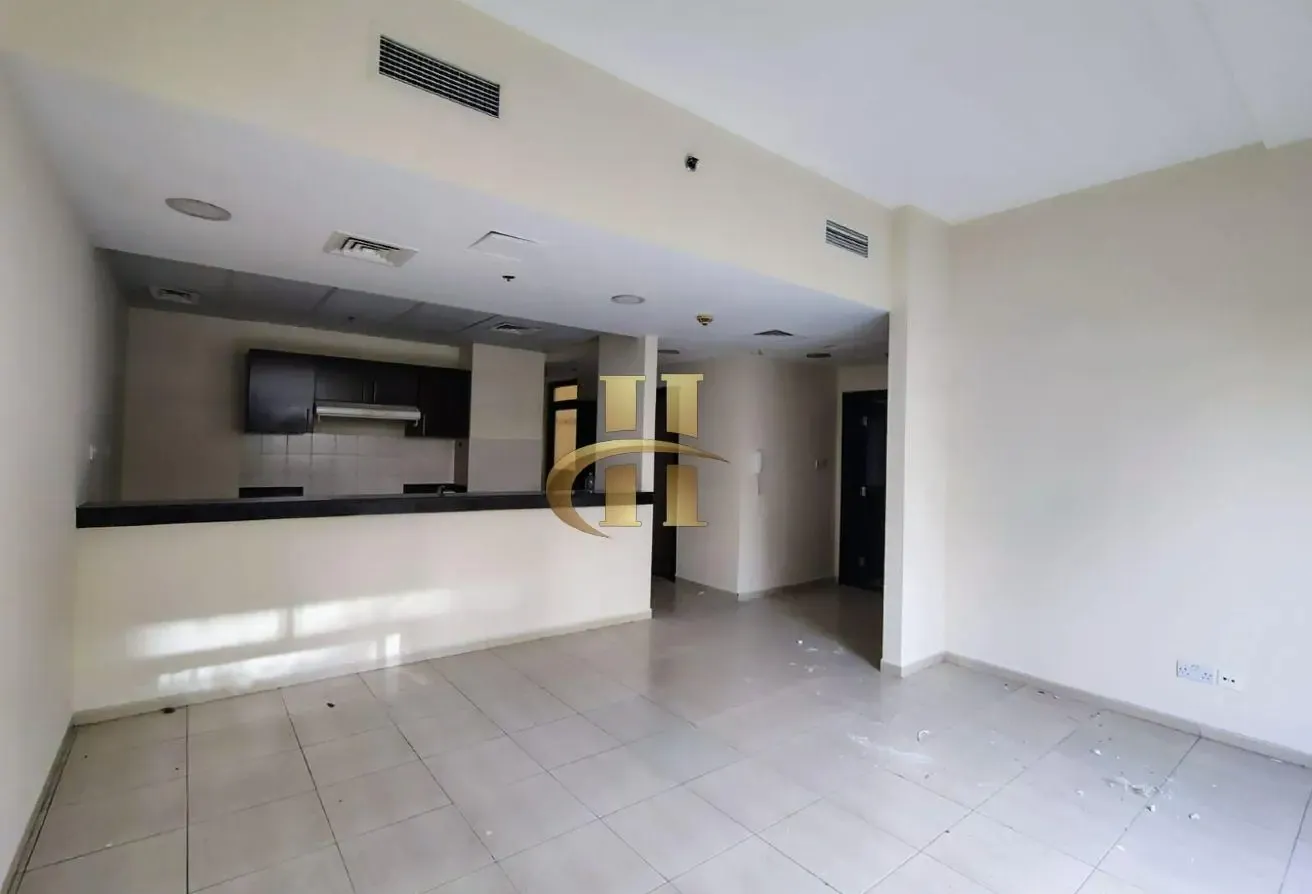 Hot offer | Spacious | 3 Parkings | Ready to move