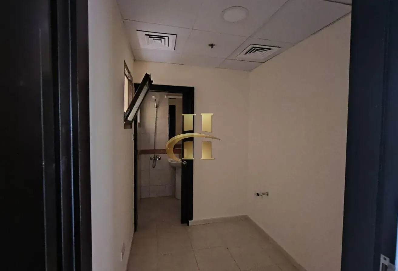 Hot offer | Spacious | 3 Parkings | Ready to move