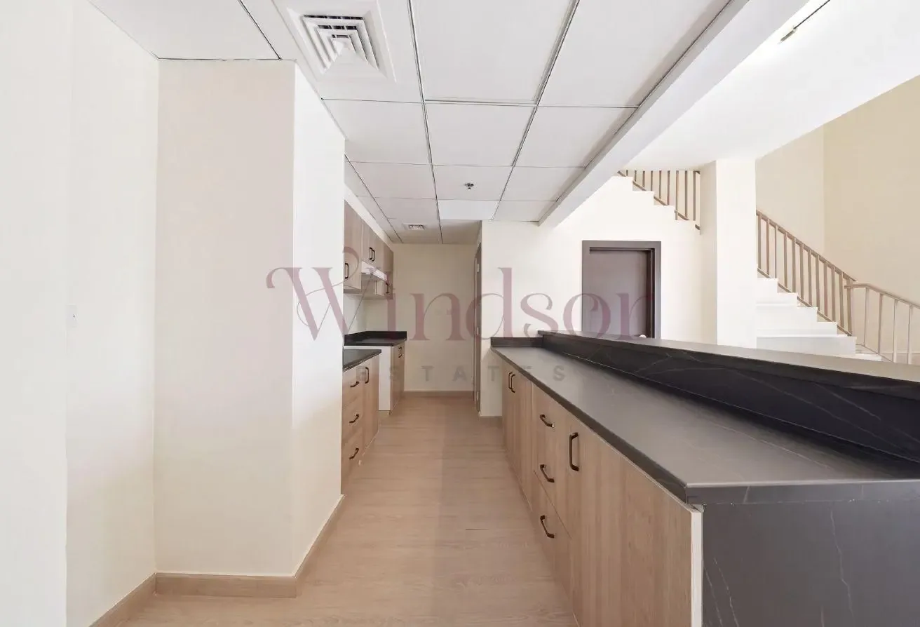 1 Bed Duplex | 12 Cheques | Huge Layout