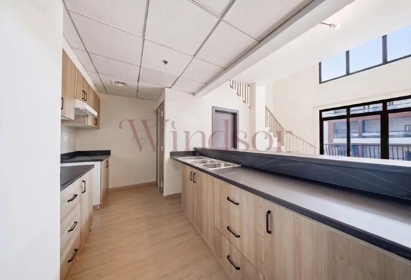 1 Bed Duplex | 12 Cheques | Huge Layout