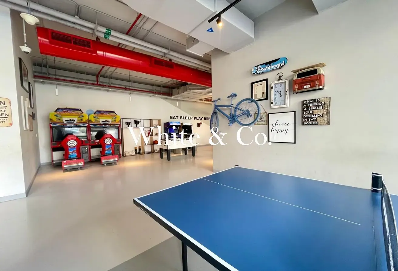 DIRECT ACCESS TO POOL & GYM   |   MODERN