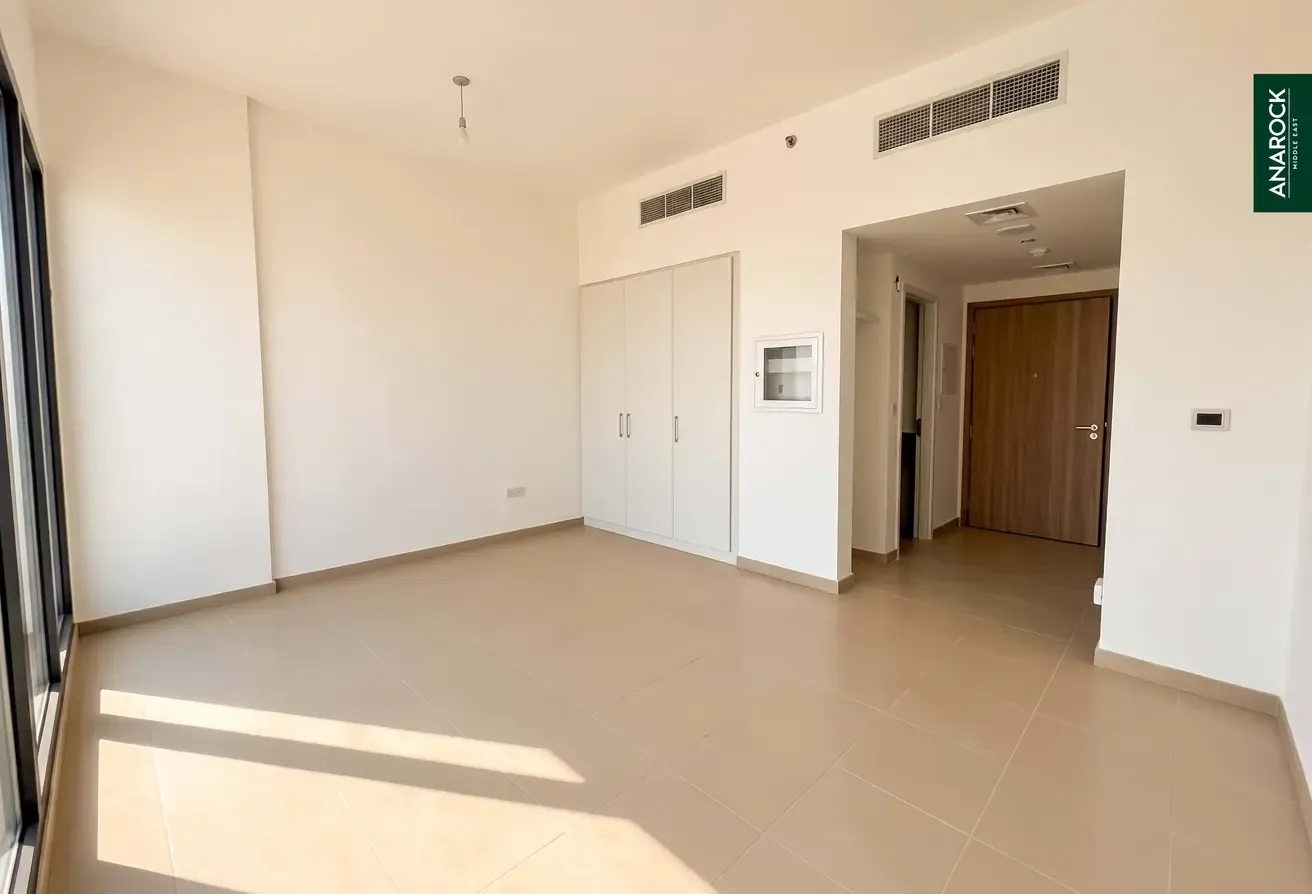 Community Expert | Ready To Move | Open Plan