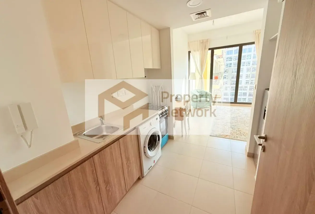 Spacious Studio | Furnished | Kitchen Appliances