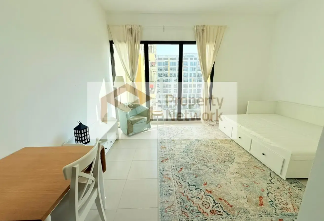 Spacious Studio | Furnished | Kitchen Appliances