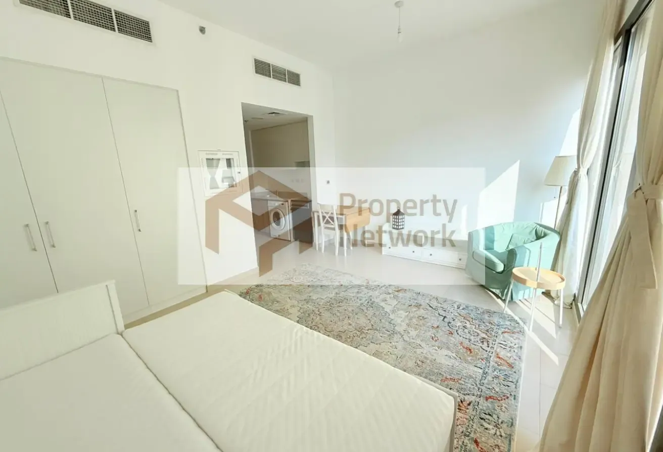 Spacious Studio | Furnished | Kitchen Appliances