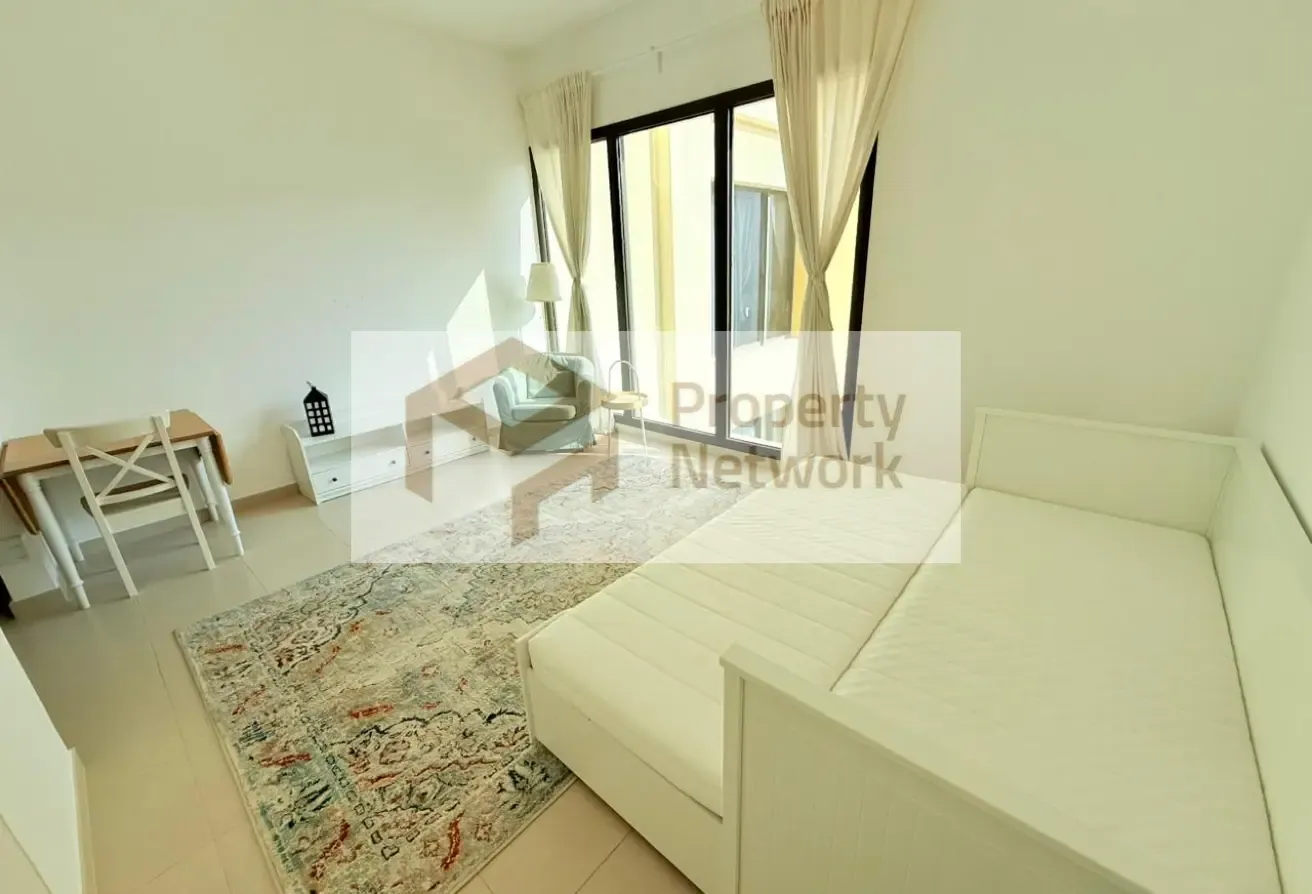 Spacious Studio | Furnished | Kitchen Appliances