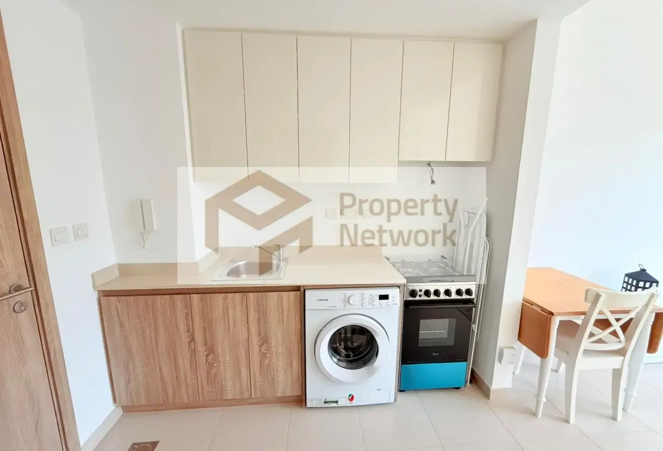 Spacious Studio | Furnished | Kitchen Appliances