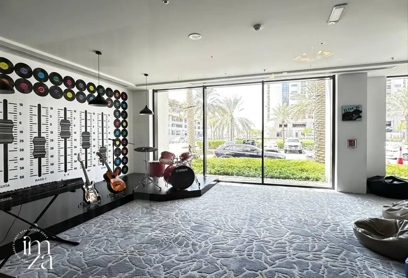 12 Cheques | Full Furnished |  Metro Connectivity
