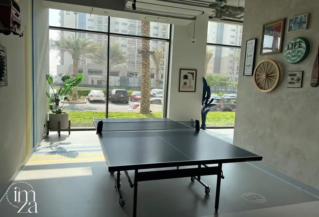 POOL VIEW |  FURNISHED |  COMMUNITY LIVING