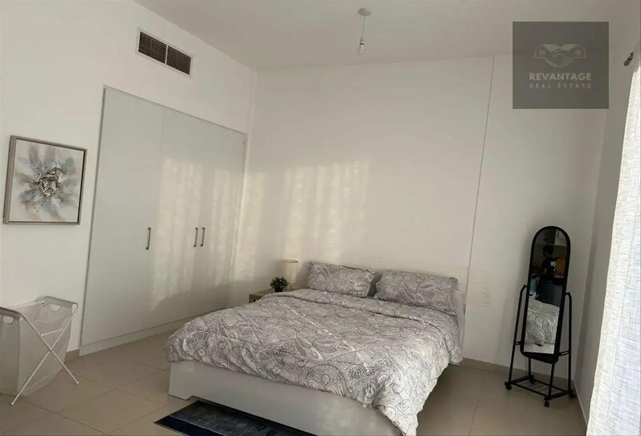 Fully Furnished I Studio I Ready to Move