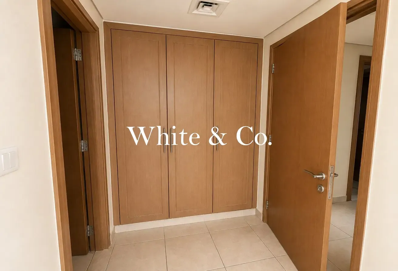 Full Lake View | Closed Kitchen | Spacious