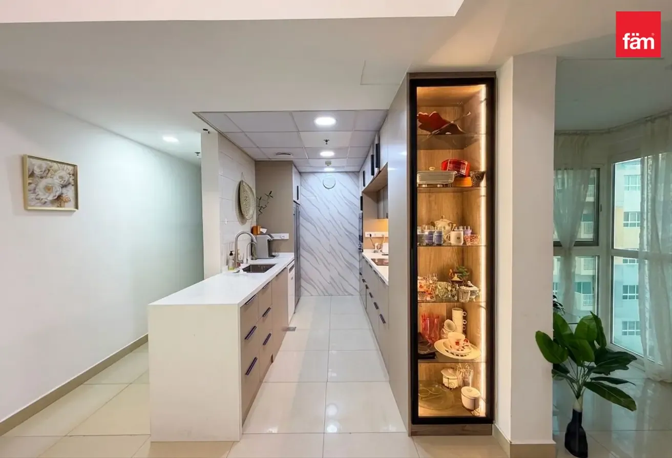 3 bedrooms available for rent in Centrium tower.