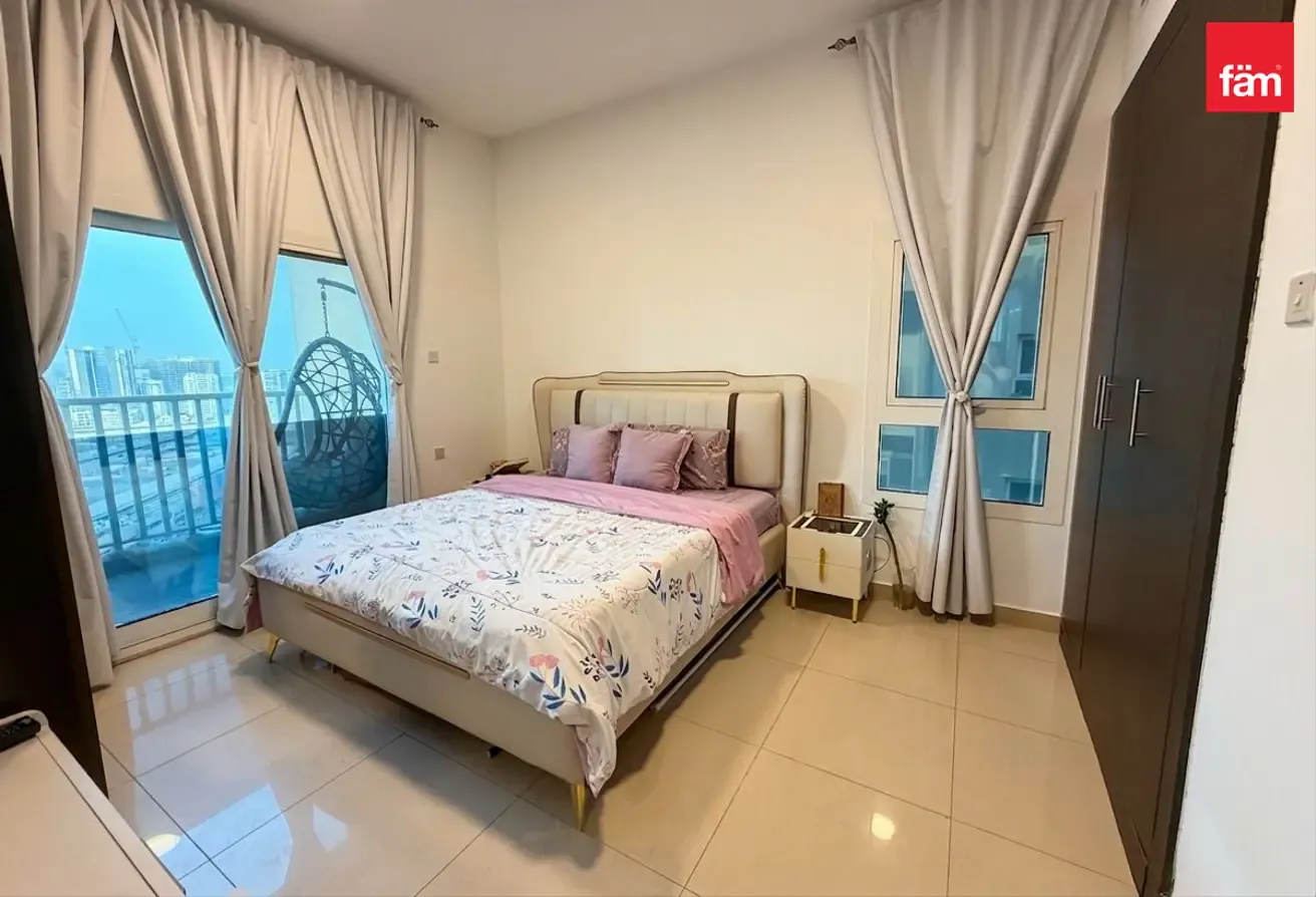 3 bedrooms available for rent in Centrium tower.
