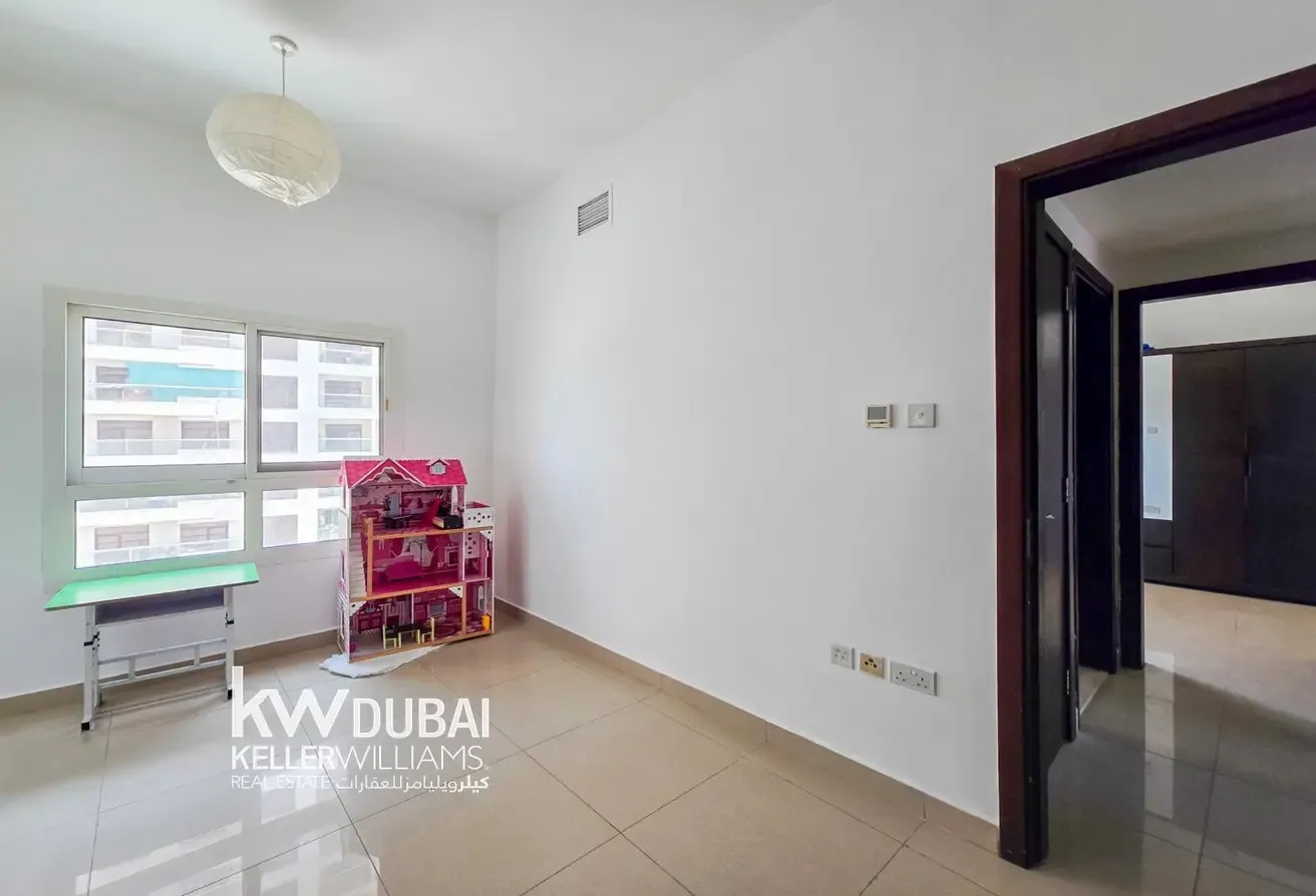 Vacant | Spacious Layout | Prime Location