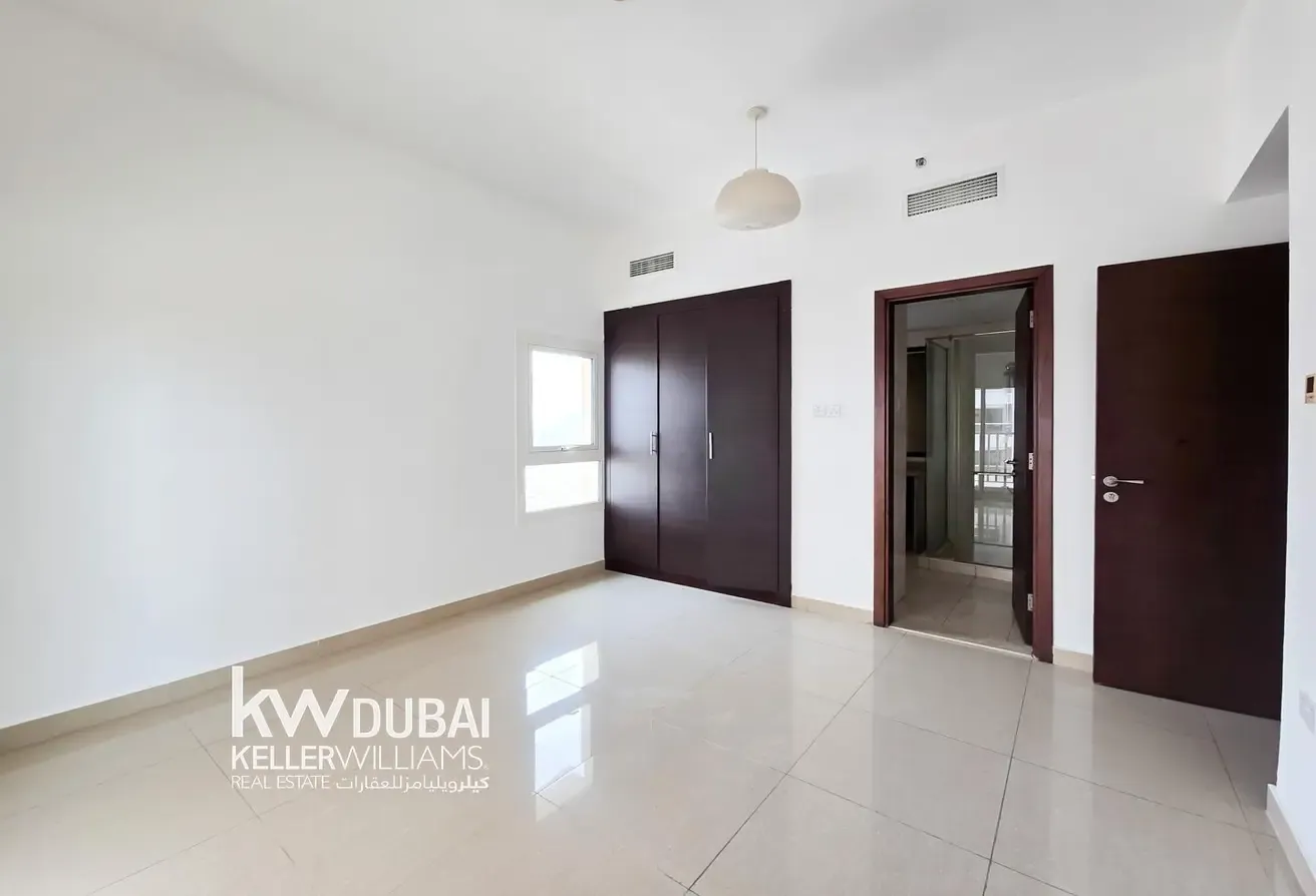 Vacant | Spacious Layout | Prime Location