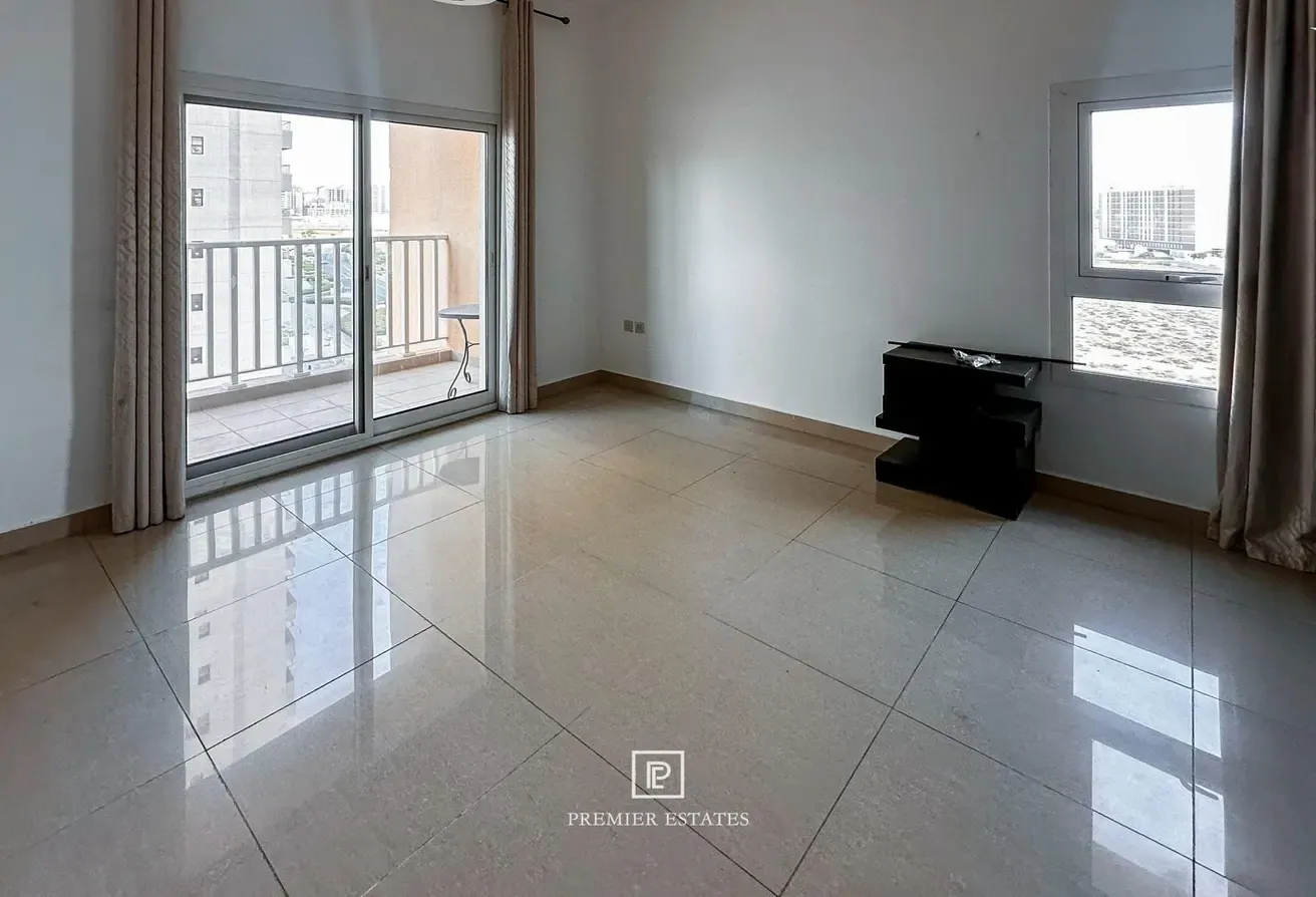 Skyline Luxury | Spacious 3-Bedroom | Mid floor