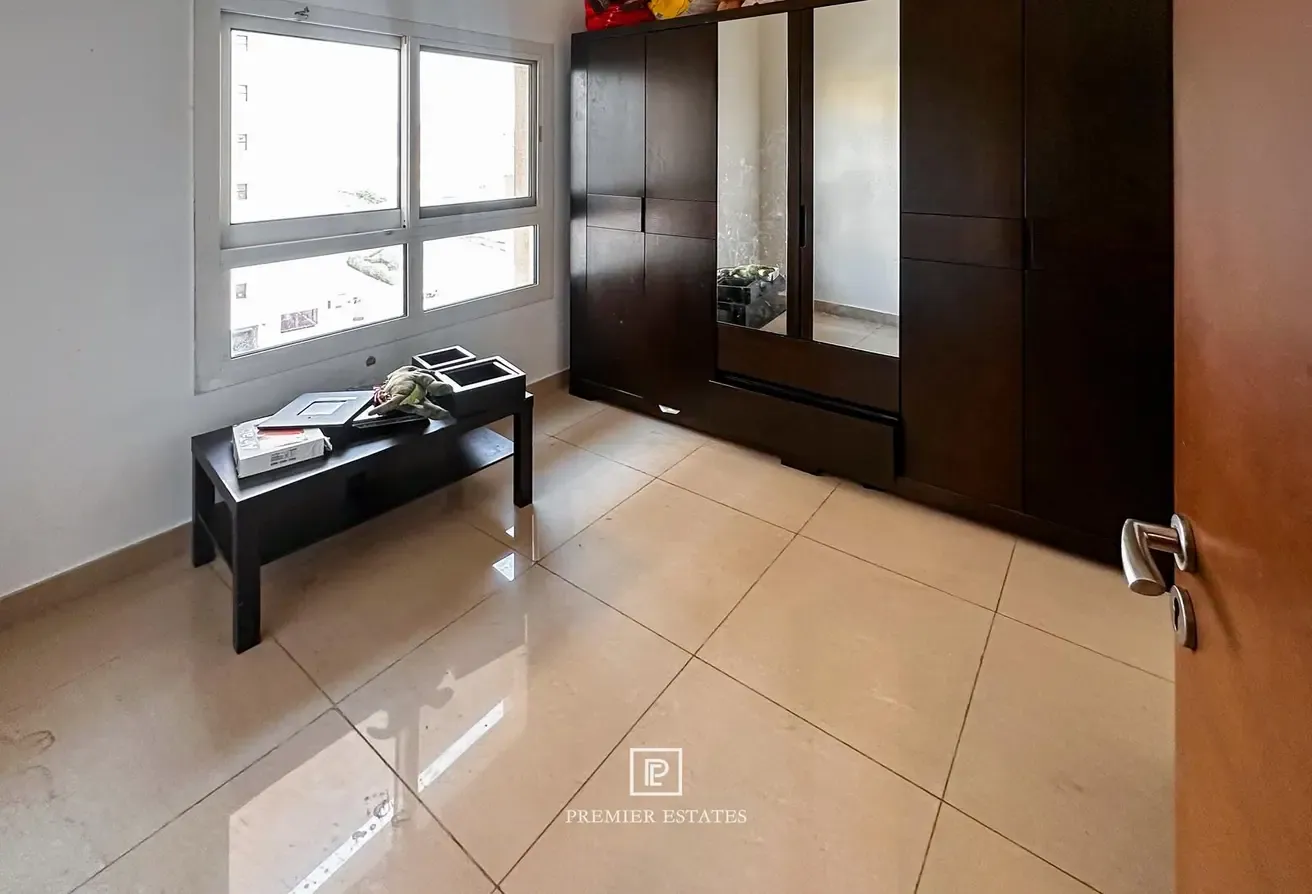 Skyline Luxury | Spacious 3-Bedroom | Mid floor