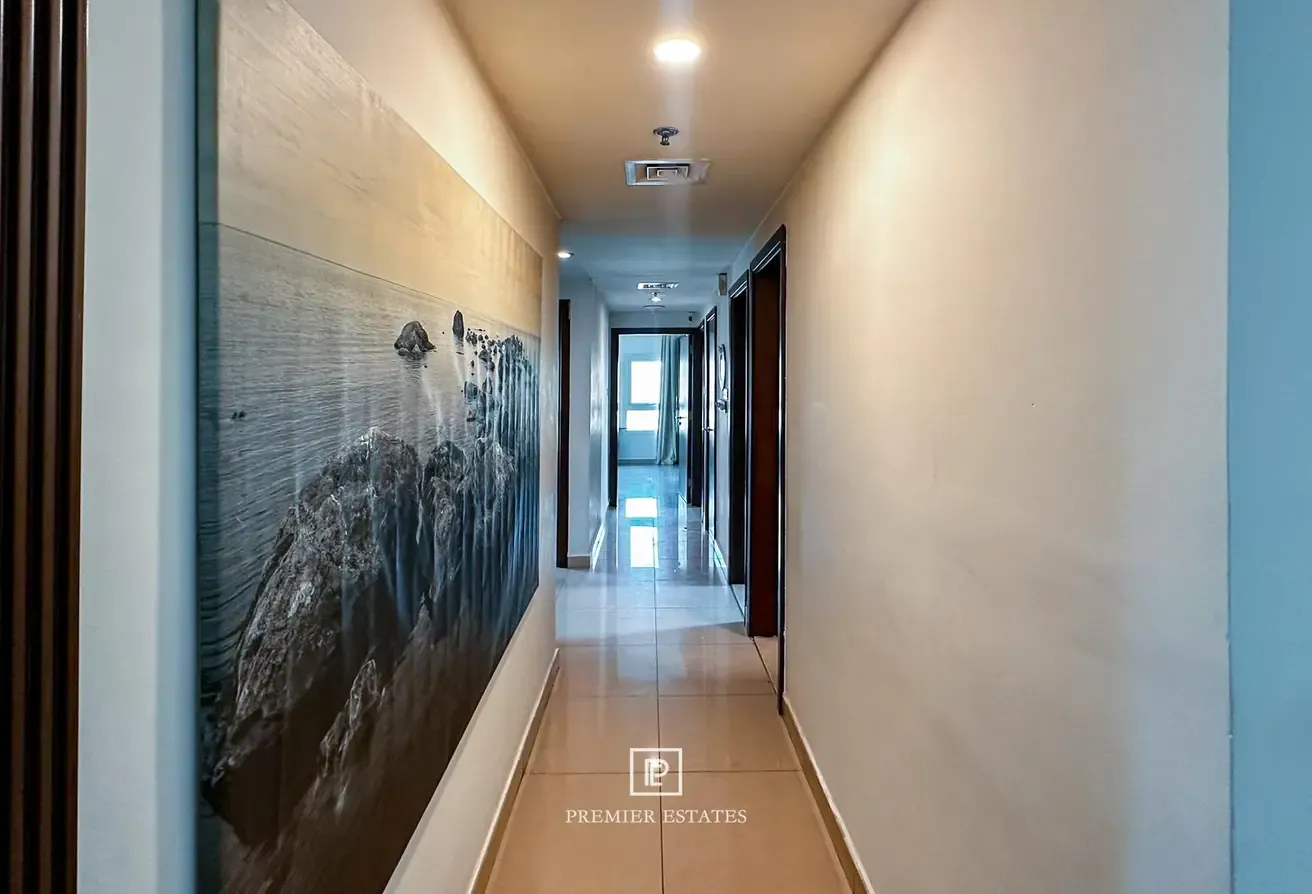 Skyline Luxury | Spacious 3-Bedroom | Mid floor