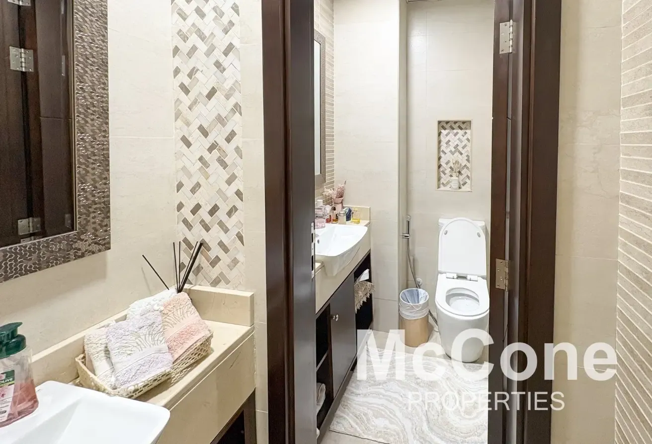 Vacant in August | Corner | Office + 2 Maids Room