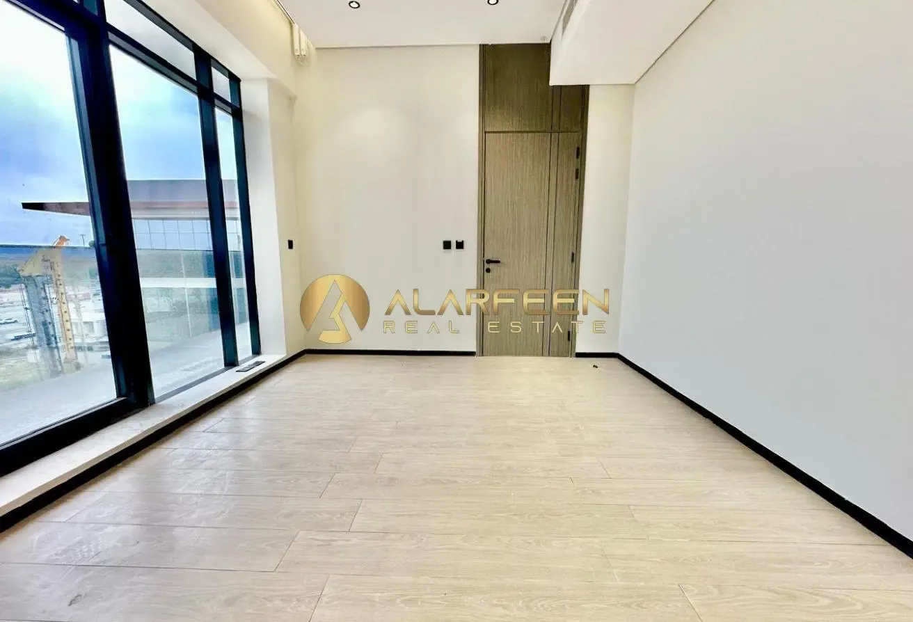 1 Bedroom | Multiple Views | Balcony Access