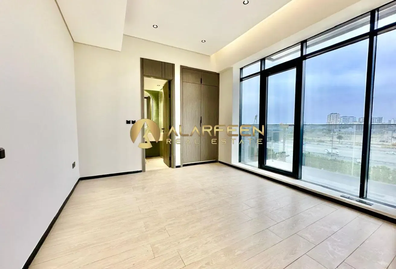 1 Bedroom | Multiple Views | Balcony Access