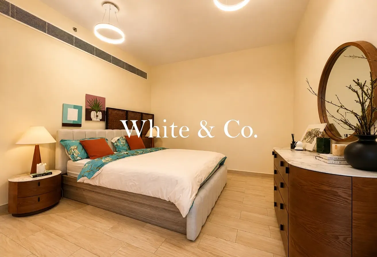 FULLY FURNISHED | POOL VIEW | OCTOBER