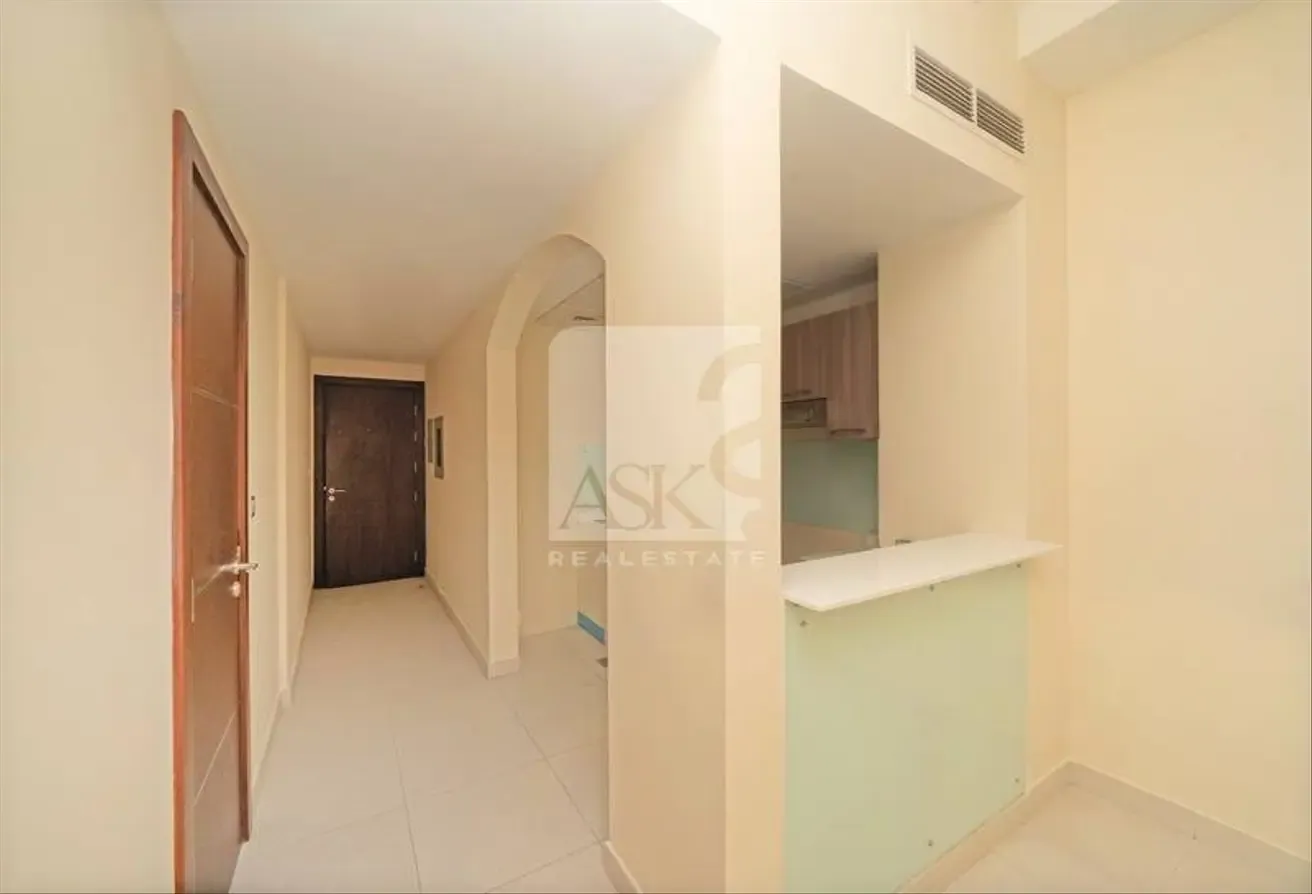 Bright & Specious |1 BHK+LAUNDRY ROOM | Prime Location
