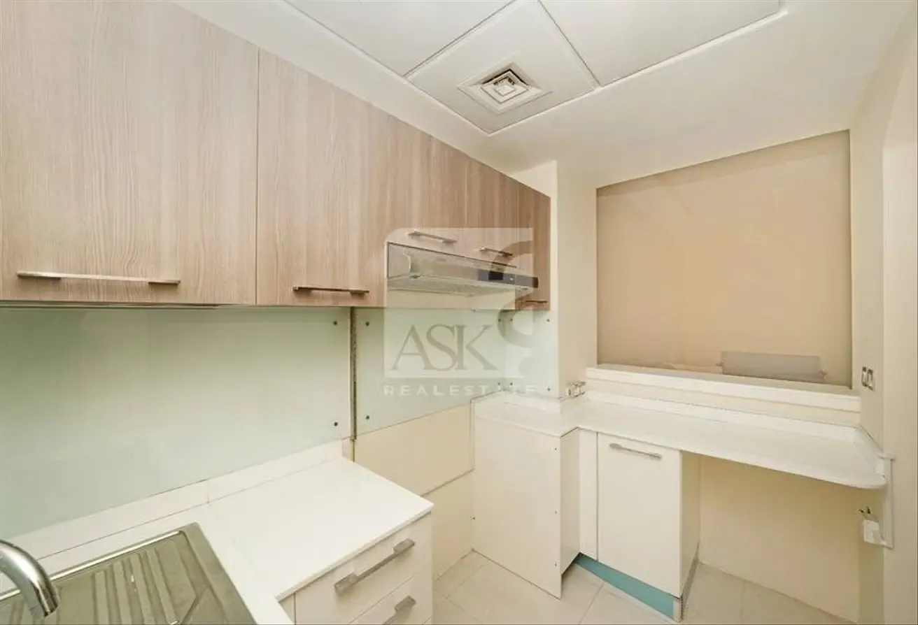 Bright & Specious |1 BHK+LAUNDRY ROOM | Prime Location