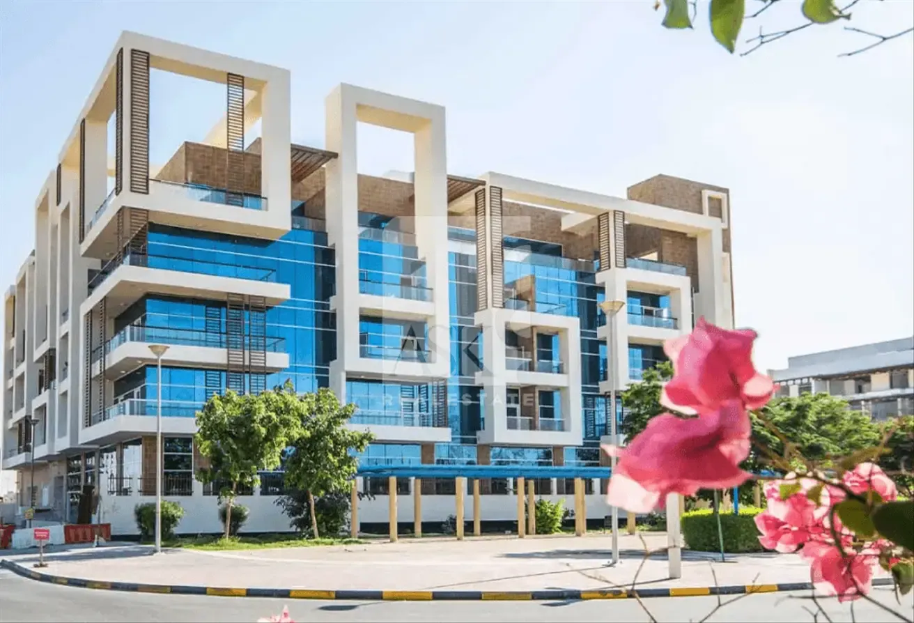 Studio+ Laundry | Furnished | Prime Location