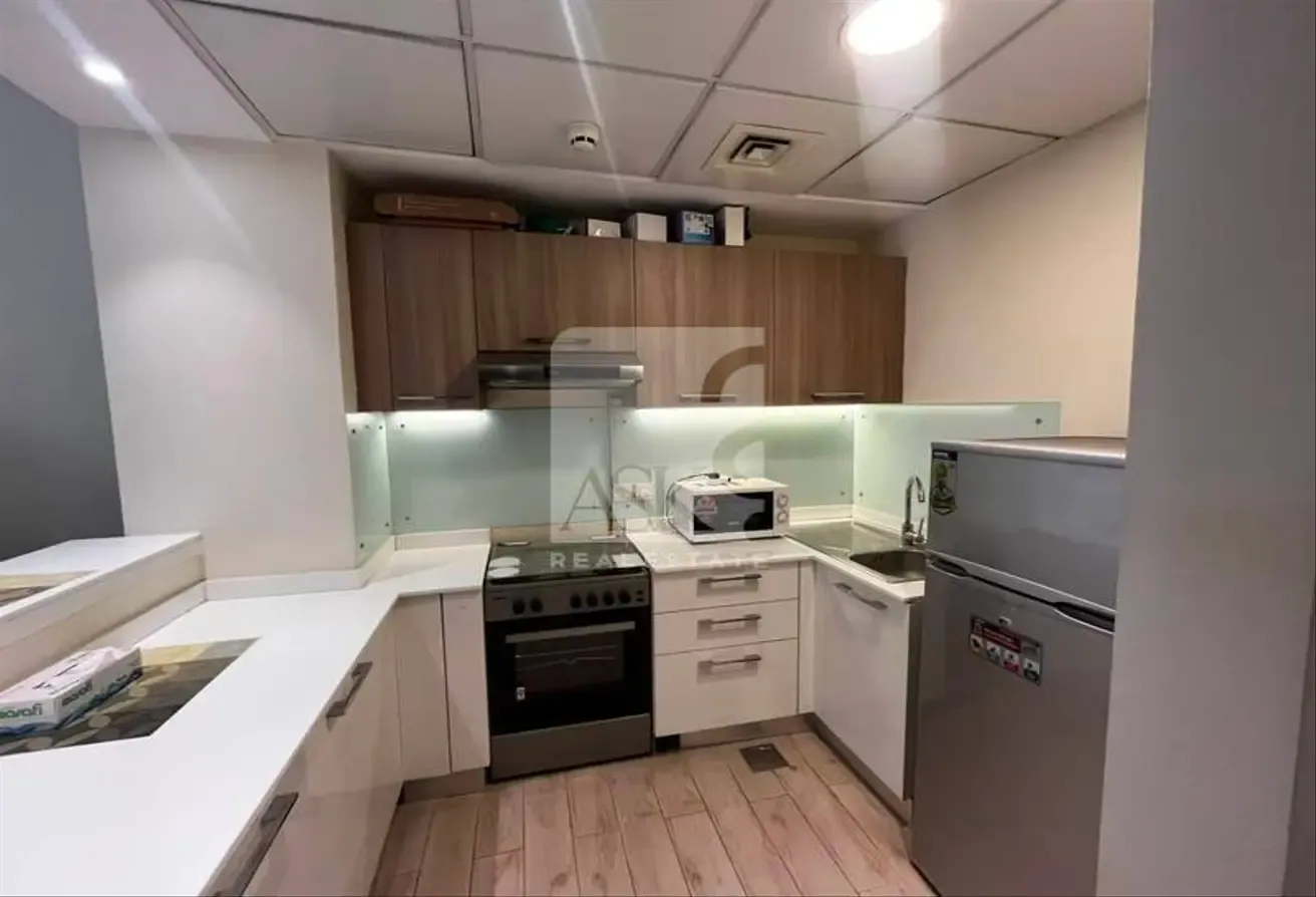 Studio+ Laundry | Furnished | Prime Location