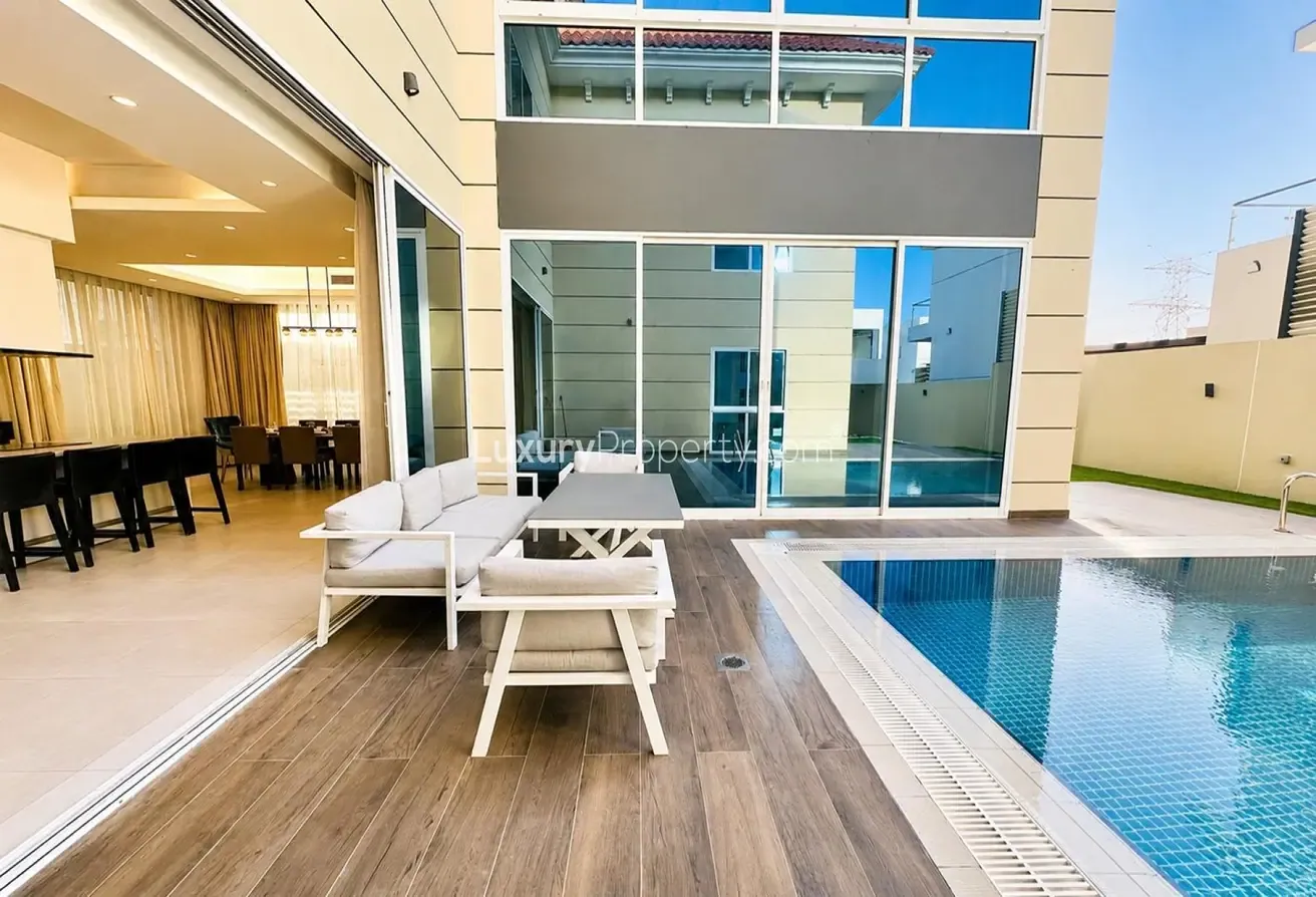 Smart Technology | All Master Bedroom | Pool