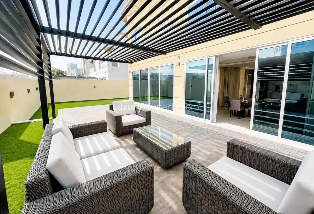 Smart Technology | All Master Bedroom | Pool