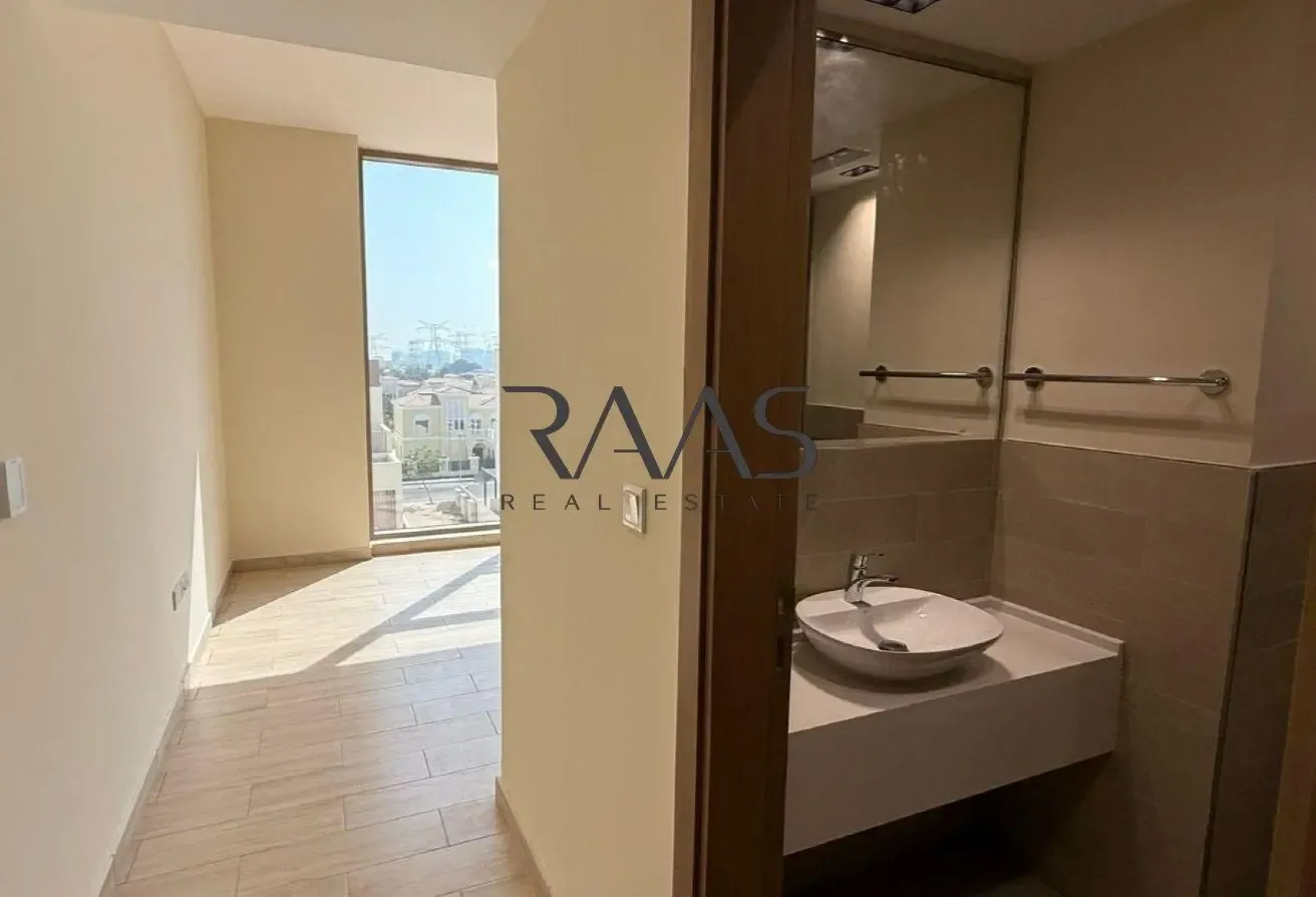Spacious Layout | Corner Unit | Brand New