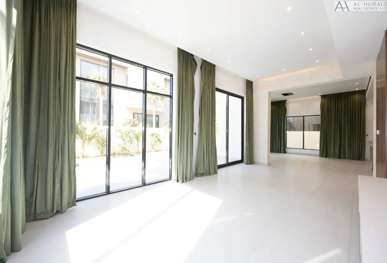 Contemporary Luxury 5 B/R Custom Villa for Rent in JVT